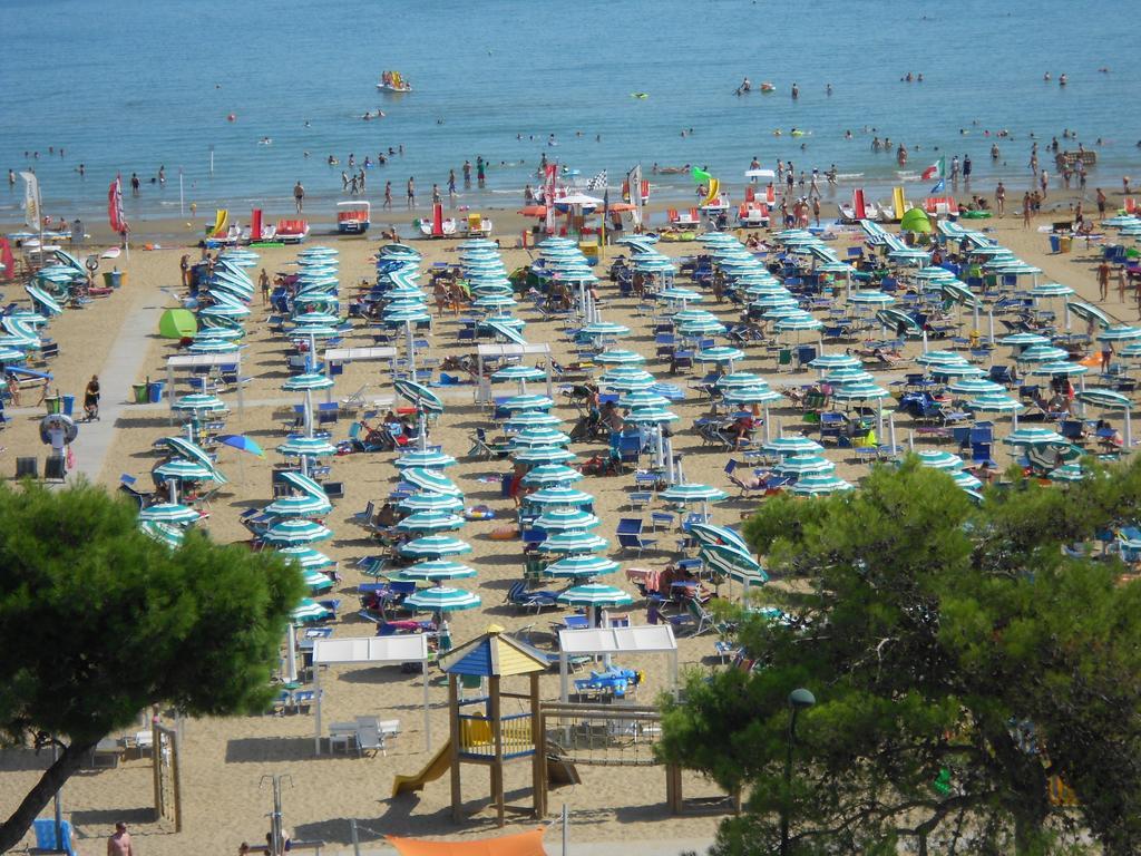 Appartamenti Vacanza Albatros Lignano Sabbiadoro Exterior photo
