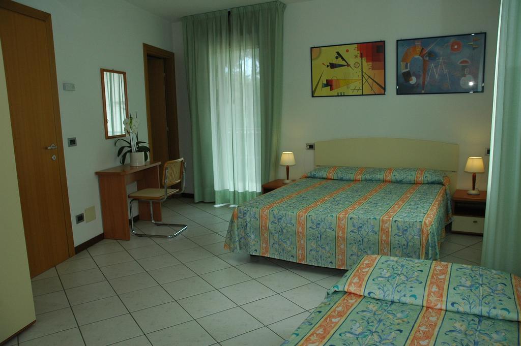 Appartamenti Vacanza Albatros Lignano Sabbiadoro Exterior photo
